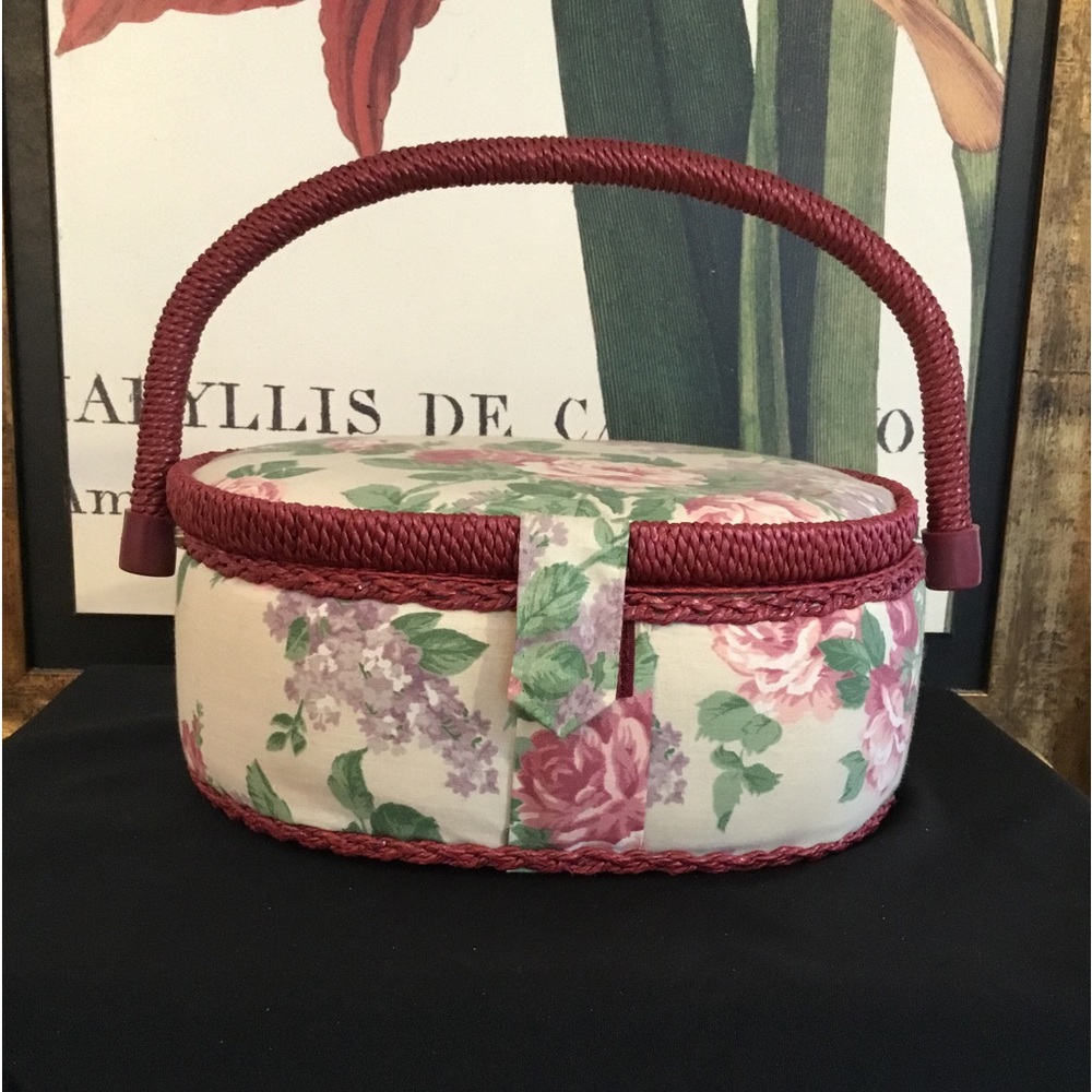 Small Vintage Sewing Basket